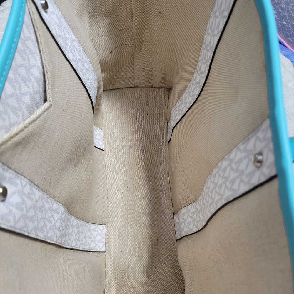 Michael Kors White and Blue Tote Bag - Picture 4 of 4